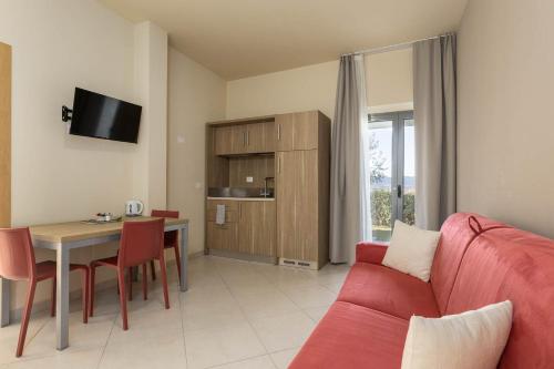 Apartment with Garden View