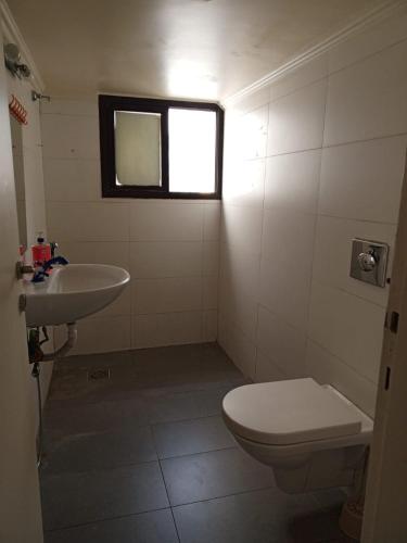 Chalet in Jounieh pool amazing sea view wifi, Jounieh (foto 9)
