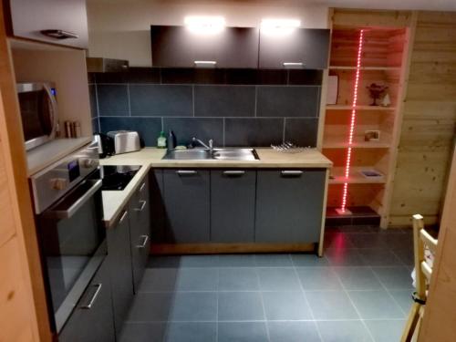 logement cosy entre lac et montagnes in Larringes