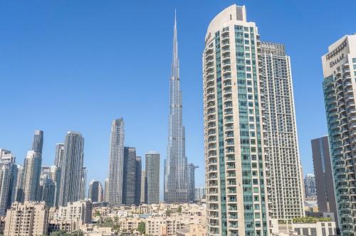 Luxury Living , Unforgettable Burj Khalifa Views from every room, Dubaj