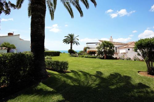 สวน, Beachfront townhouse with spectacular seaview in หาดอัลกาซาบา