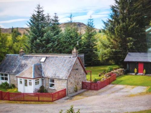 Camufinn Club Cottage gîte à louer Gleann Chomraidh