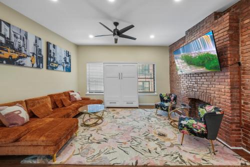 Free Parking -2BR,2Bath, 4Beds, Sleeps 6, 10 Min to NYC, 10 Min to Path in Hoboken (Nj)
