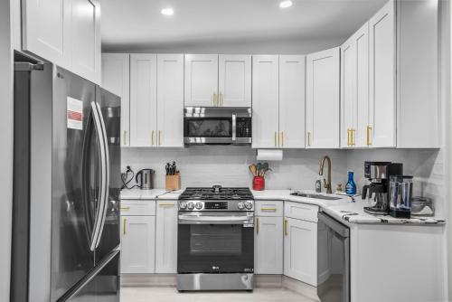 Free Parking -2BR,2Bath, 4Beds, Sleeps 6, 10 Min to NYC, 10 Min to Path in Hoboken (Nj)