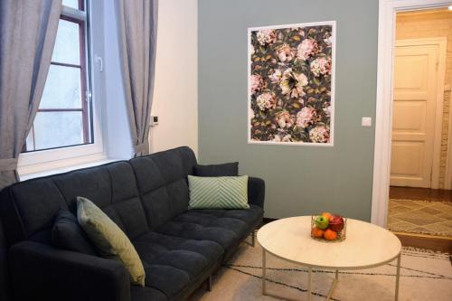 One-Bedroom Apartment image 2