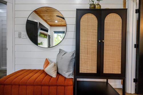 Stayhocha Themed Creekside LUX with Views