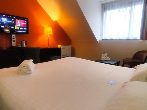 Contact Hotel B&G Limoges Sud Room Type - Superior Double Room