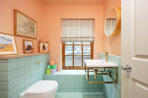 Veeve - The Lancaster Gate Mews House - image 13