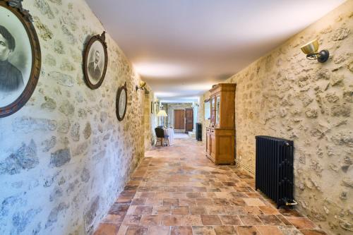 Chateau Montagne "Escapades" in Saint-Philippe-d'Aiguille