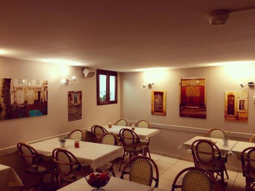 餐廳, Hôtel Bosquet Pau Centre - Self Check In Budget Hotel (Hotel Bosquet Pau Centre - Self Check In Budget Hotel) in 波城市中心