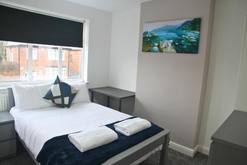 4BR House, Ideal for Contractors, Near City Centre gîte à louer Aspley Hall
