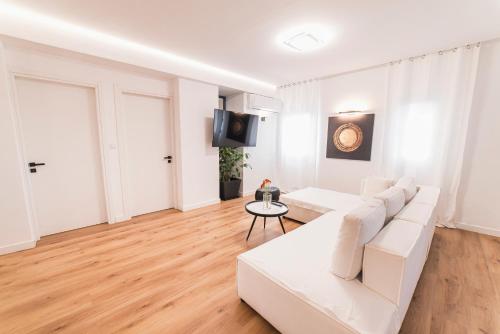 White harmony, 2 bedroom apartment, Athènes