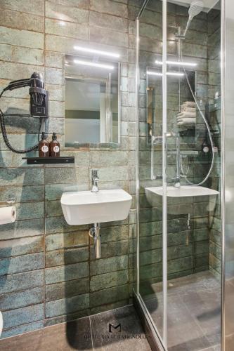 Double Room room in Hôtel Maât Batignolles