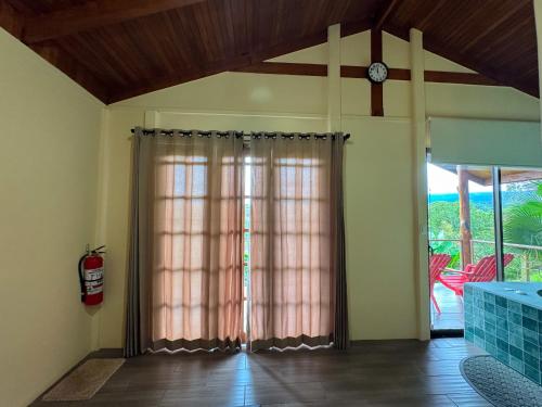 Villa Lomas Sarapiquí (Villa Lomas Sarapiqui) in La Virgen