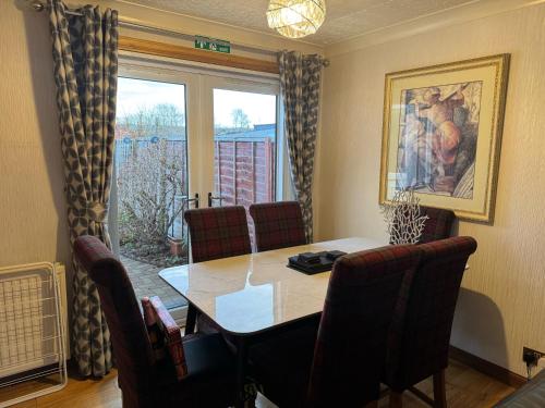 Inviting 3-Bed House in Inverness - image 9