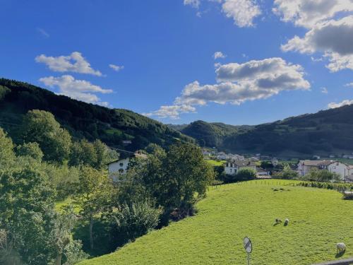 Apkārtne, Matxiku Aurre in Berastehui