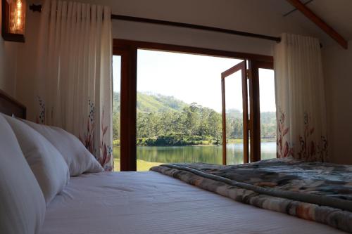 Fertile land resort adam's peak in Nallathanniya
