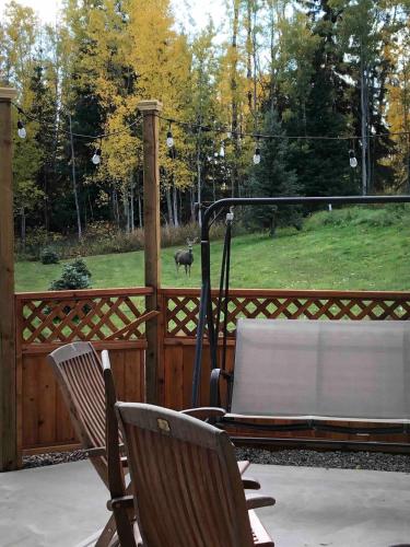 شرفة/ تراس, Simcoe B&B - Incredible vacation suite in سميثرز