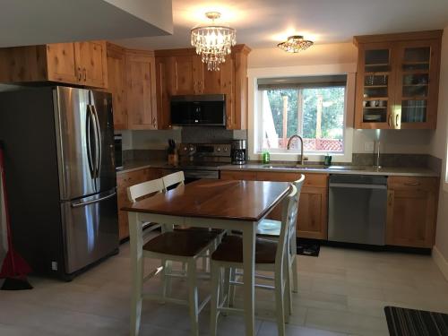 مطبخ, Simcoe B&B - Incredible vacation suite in سميثرز
