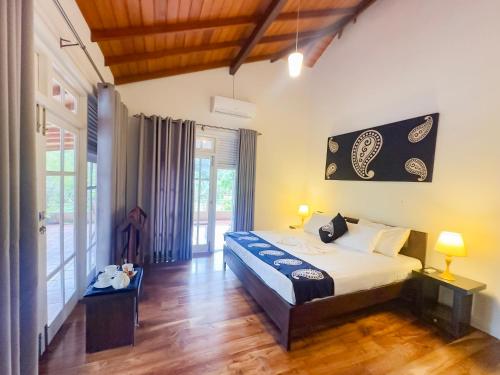 Deluxe Double Room image 4