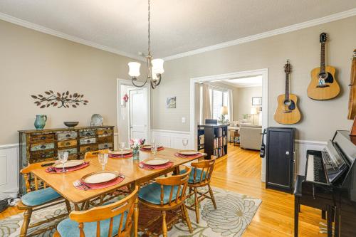 1 Mi to Ole Miss Family-Friendly Home! 1 Mi to Ole Miss Family-Friendly Home!