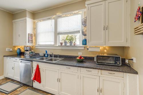 1 Mi to Ole Miss Family-Friendly Home! 1 Mi to Ole Miss Family-Friendly Home!