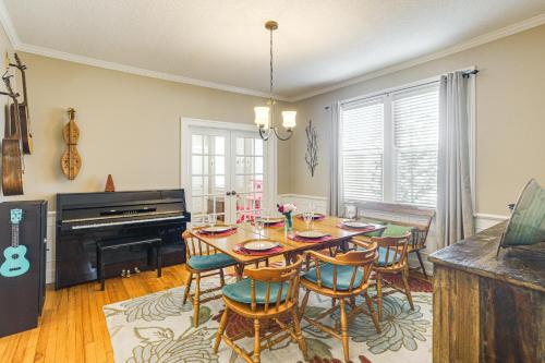 1 Mi to Ole Miss Family-Friendly Home! 1 Mi to Ole Miss Family-Friendly Home!