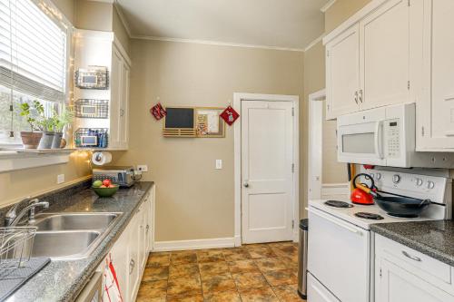 1 Mi to Ole Miss Family-Friendly Home! 1 Mi to Ole Miss Family-Friendly Home!