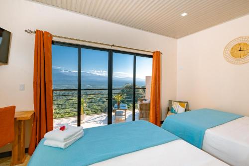 Afficher, Mountain Top Park Hotel in Quepos