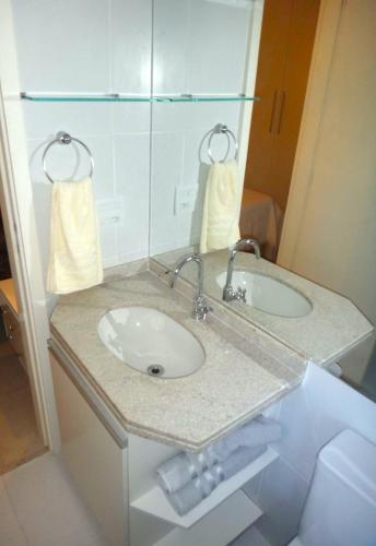 One-Bedroom Apartment image 3