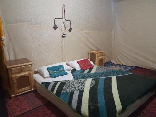 4 twin beds
