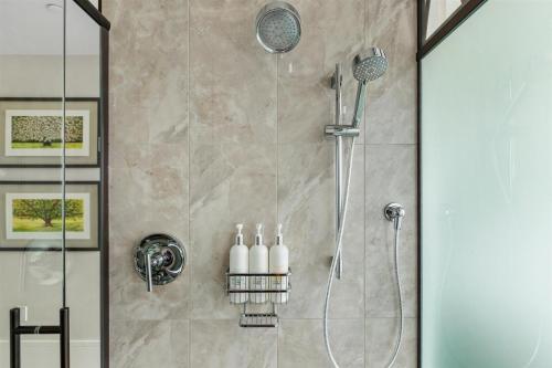 Luxury Downtown Asheville Condo with Mountain Views at Arras Residences Unit 1007 - image 6