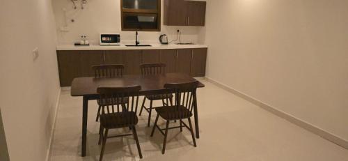 أجنحة كنف الذاتية in Al Bishr