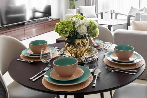 Luxury 3Br 3Ba Burj View Unforgateble Sunset by Simply Comfort - image 8