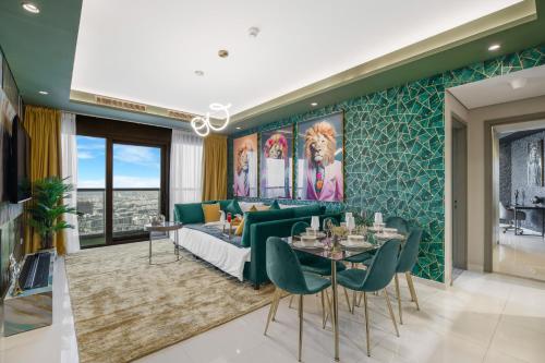 Sky Pool Gem with Iconic Burj Khalifa Views 3Br apartment in Paramount Hotel Midtown, Dubai (photo 10)