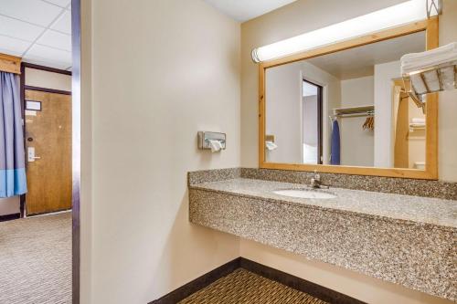 Best Western Lee's Motor Inn