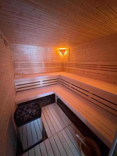Zázrivský Dvor - Chata Magura, Wellness, Self Check-In, 6 bedrooms, 4 bathrooms (Zazrivsky Dvor - Chata Magura, Wellness, Self Check-In, 6 bedrooms, 4 bathrooms) in Zazriva