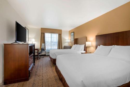 Queen Room with Two Queen Beds - Non-Smoking