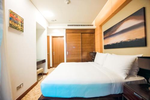 FAHH Stunning 1 BHK at Address Dubai Mall - image 13