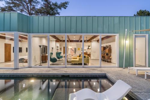 Stylish Old Town Scottsdale Retreat w Pool Prime Location