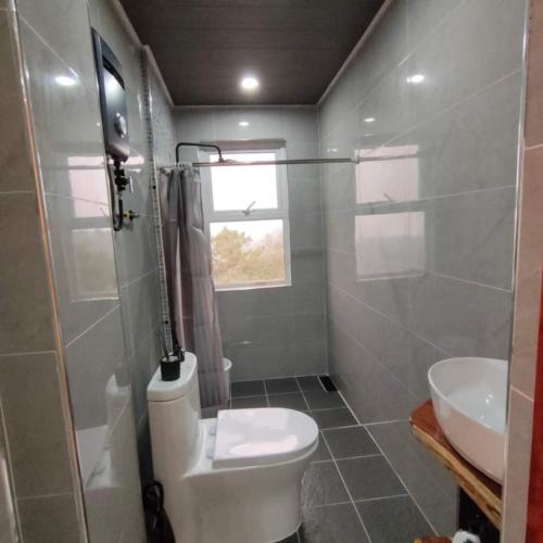 Badkamer, SkyRidge Homestay in La Trinidad City Center