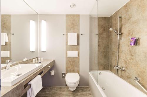 room detail thumbnail 2