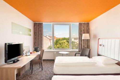 room detail thumbnail 1