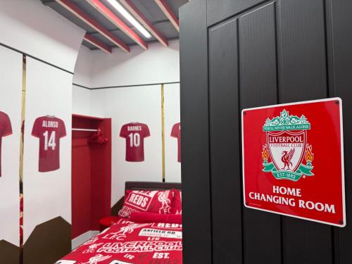 Anfield Abode - ENTIRE LFC THEMED HOUSE - Sleeps 6, Liverpool (photo 7)