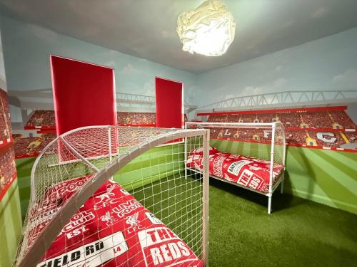 Anfield Abode - ENTIRE LFC THEMED HOUSE - Sleeps 6, Liverpool (photo 2)