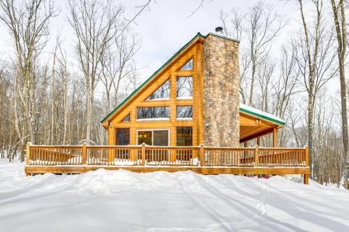 Hike, Ski & Raft: Terra Alta Cabin w/ Large Deck, Terra Alta