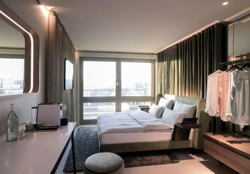 640864636 b'mine Hotel Frankfurt Airport