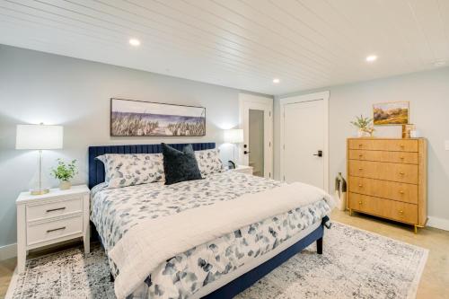 Hot Tub & Boat Dock: Waterfront Maine Retreat! in Dexter (ME)