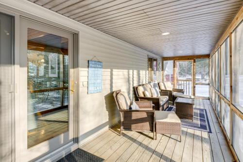 Hot Tub & Boat Dock: Waterfront Maine Retreat! in Dexter (ME)