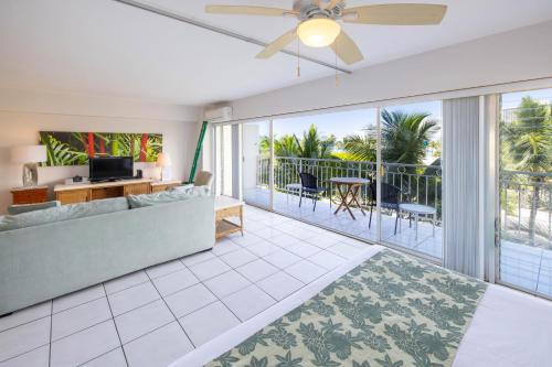 One-Bedroom Ocean View image 6